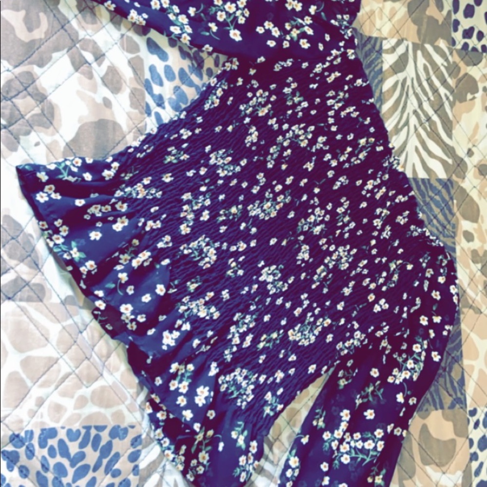 Long sleeve floral crop top